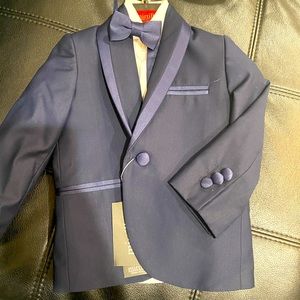 Brand new boys 4 piece set!